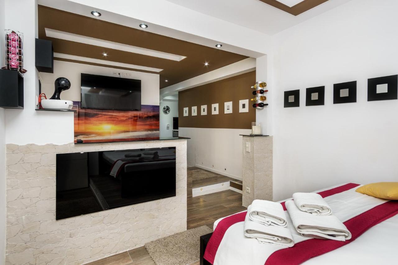 C.8 Indigo&Leon #Suite_In_City_Center Thessaloniki Buitenkant foto
